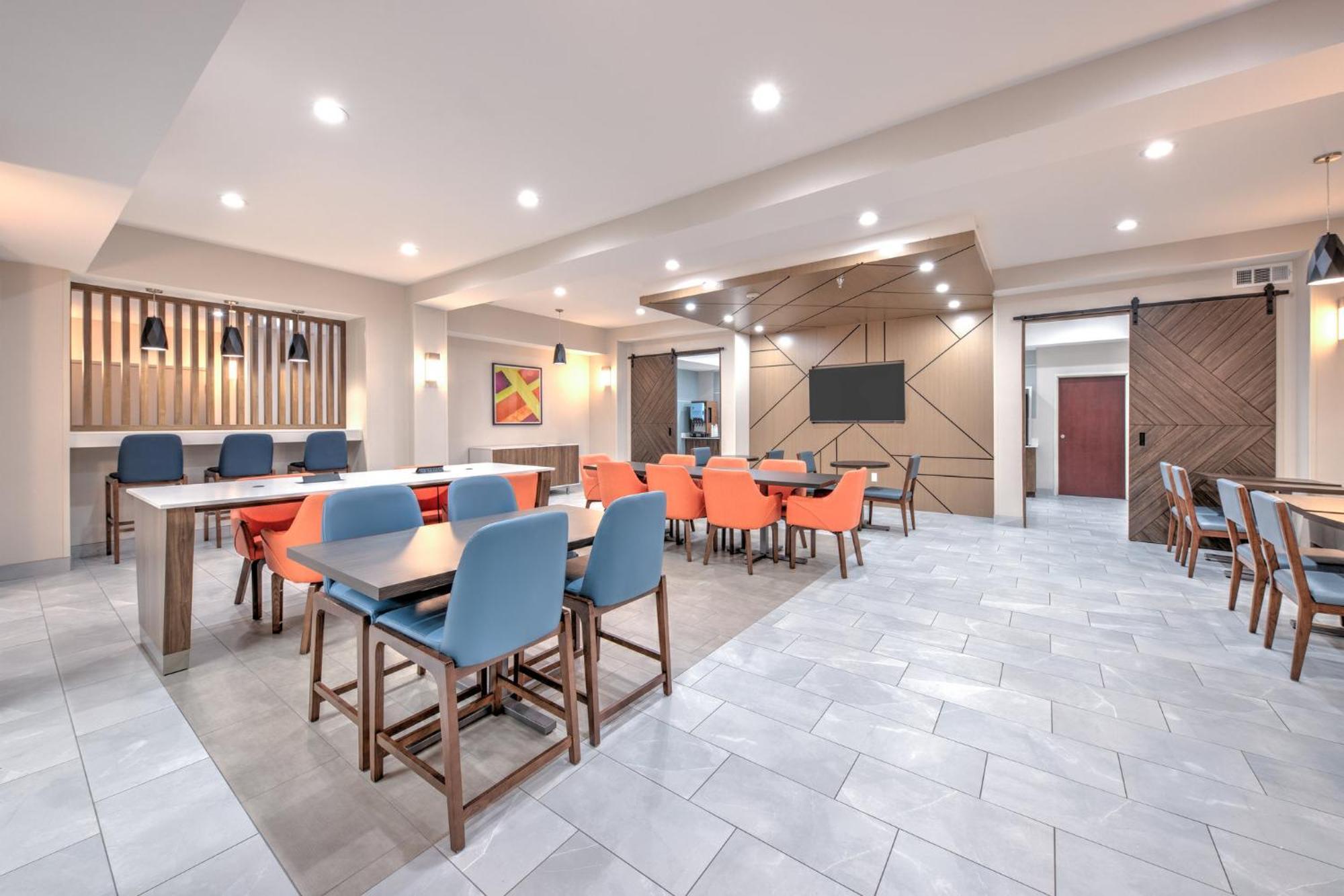 Holiday Inn Express Hotel & Suites Dallas West By Ihg Exterior foto